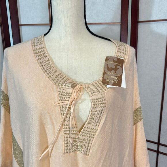 Pink Boxy Tunic with Bib Collar and Embellishments - Picture 4 of 9